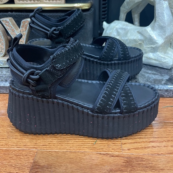 CHLOÉ + NET SUSTAIN Nama suede and leather platform sandals - Picture 11 of 13